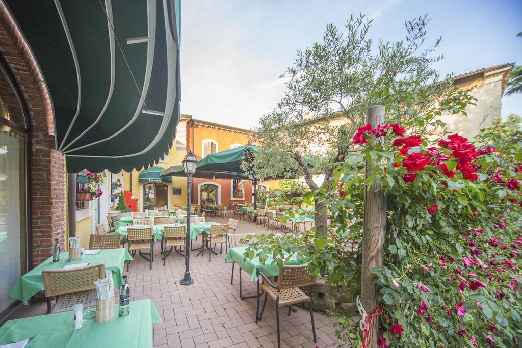 Hotel Antichi Cortili Dossobuono Eksteriør bilde
